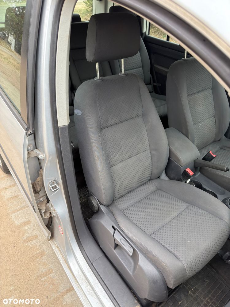 Volkswagen Touran - 15