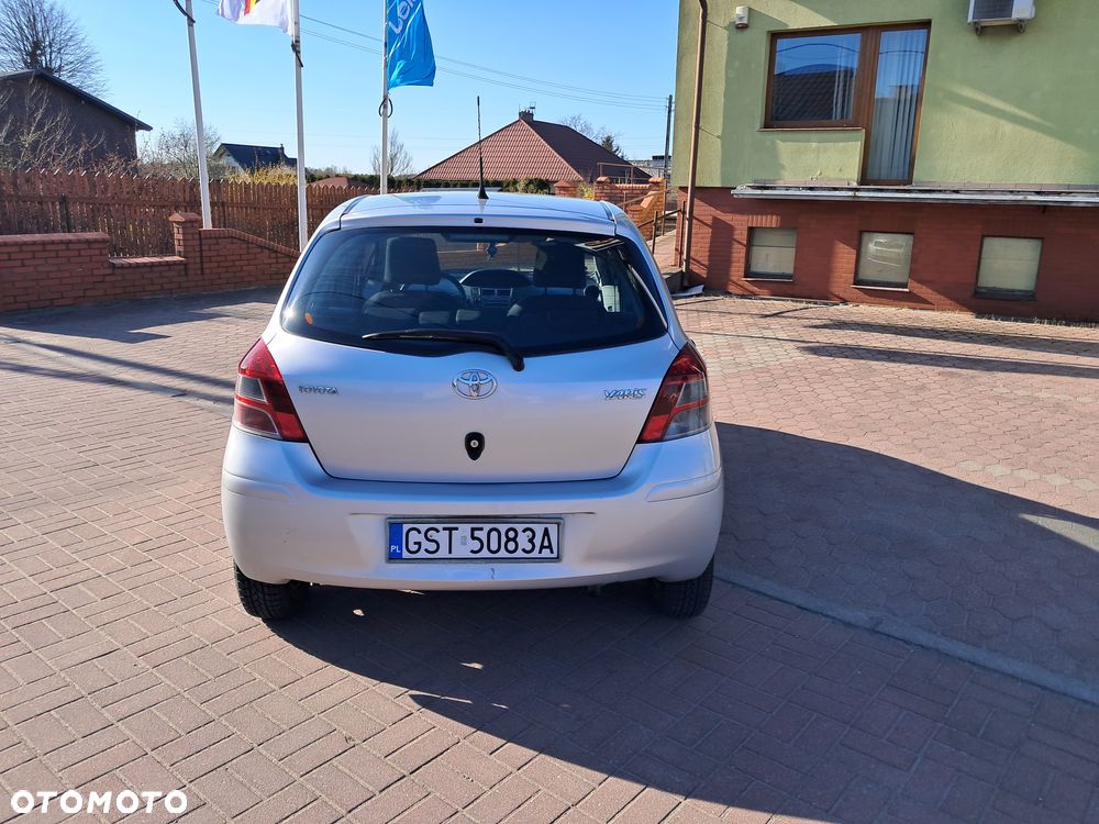 Toyota Yaris 1.0 Premium - 5