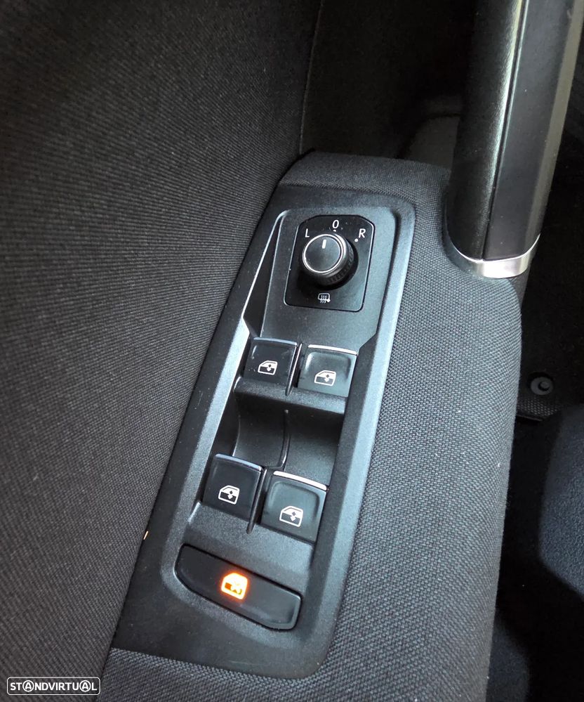 VW Touran 1.6 TDI Confortline - 14