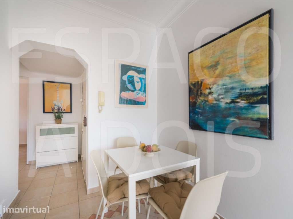 T2 Luminoso junto ao Metro da Quinta das Conchas | Mobilado | Pintu... - Grande imagem: 5/50