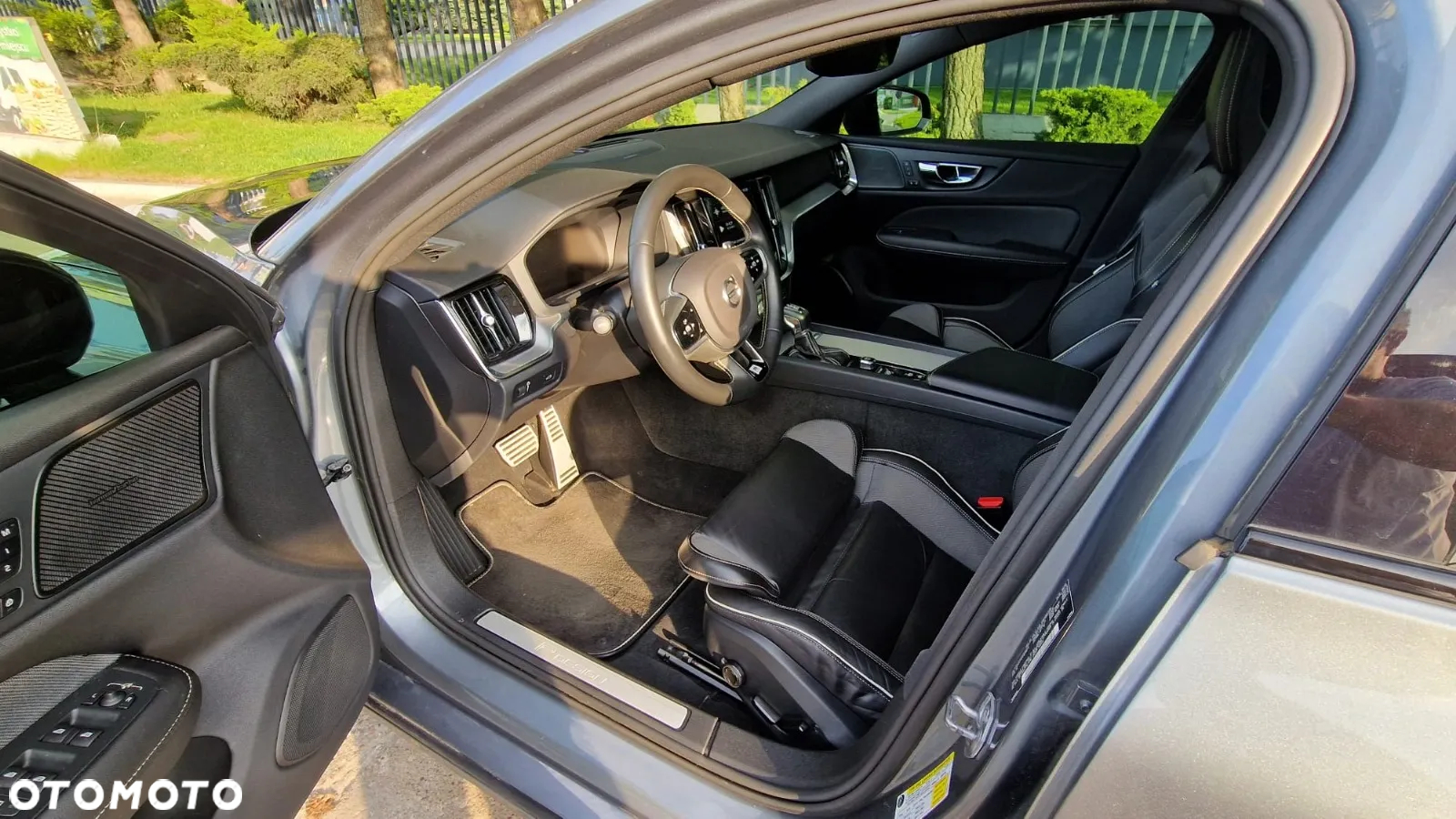 Volvo S60 T6 AWD R-Design - 23