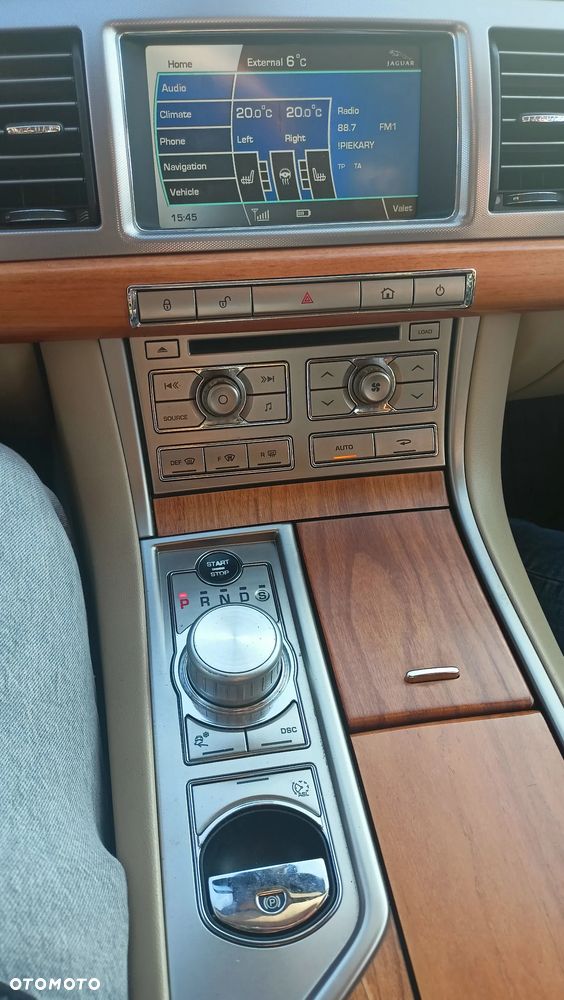 Jaguar XF 2.7 V6 D Luxury - 18