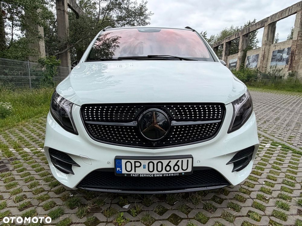 Mercedes-Benz Klasa V - 1