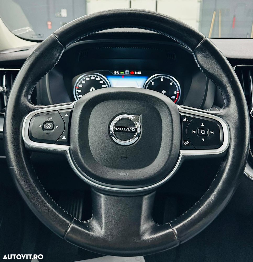 Volvo XC 60 D3 Momentum Pro - 34