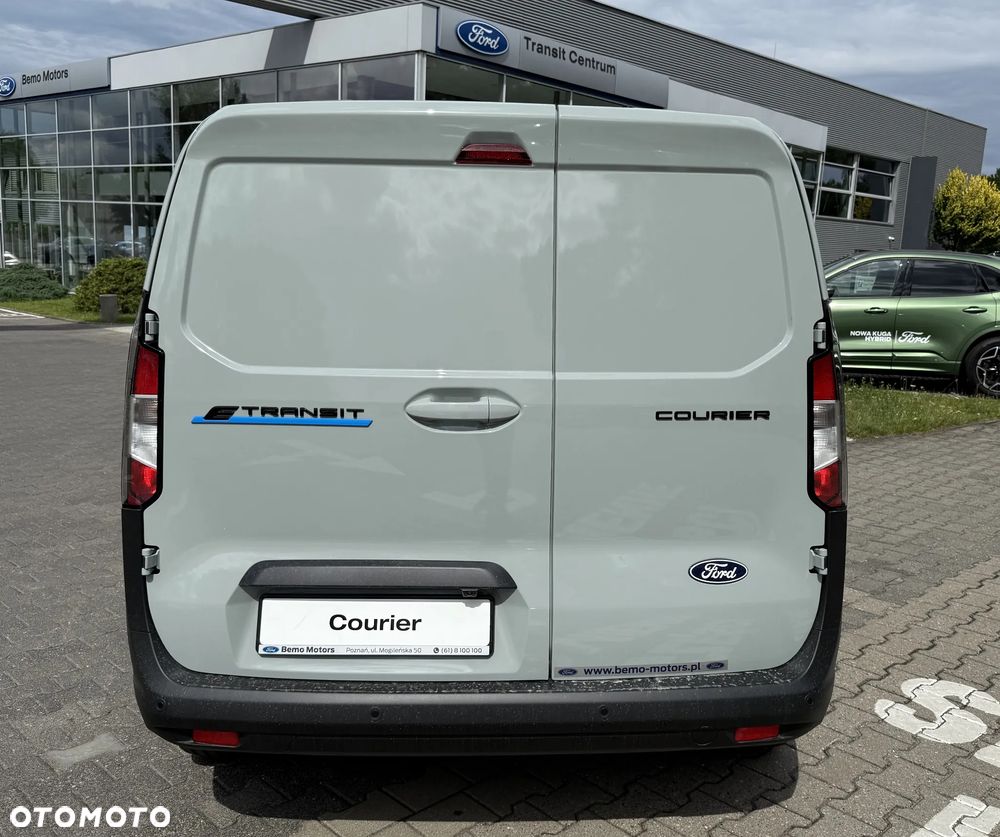 Ford E-Transit Courier Van - 11