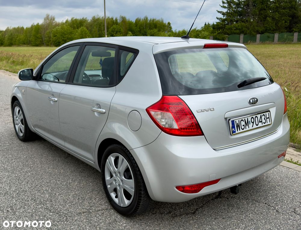 Kia Ceed 1.4 CVVT Attract - 2