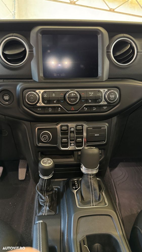 Jeep Wrangler Unlimited 2.0 Turbo AT8 Sahara - 12