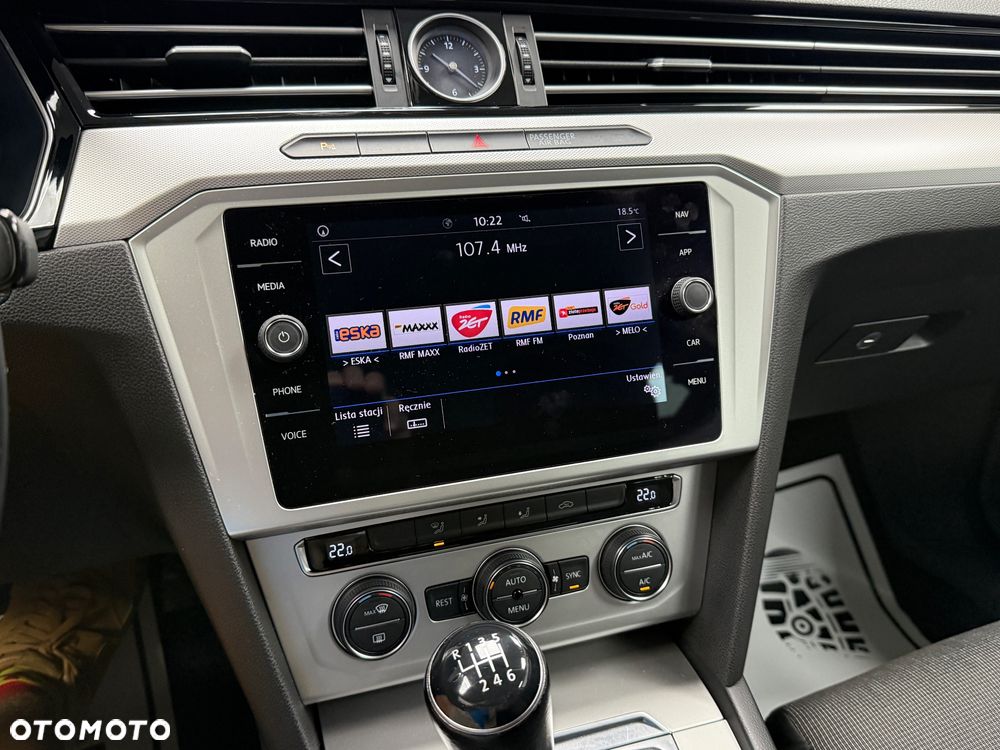 Volkswagen Passat - 12