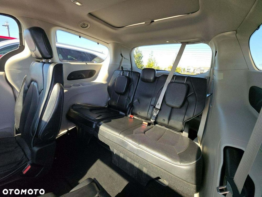 Chrysler Pacifica - 9