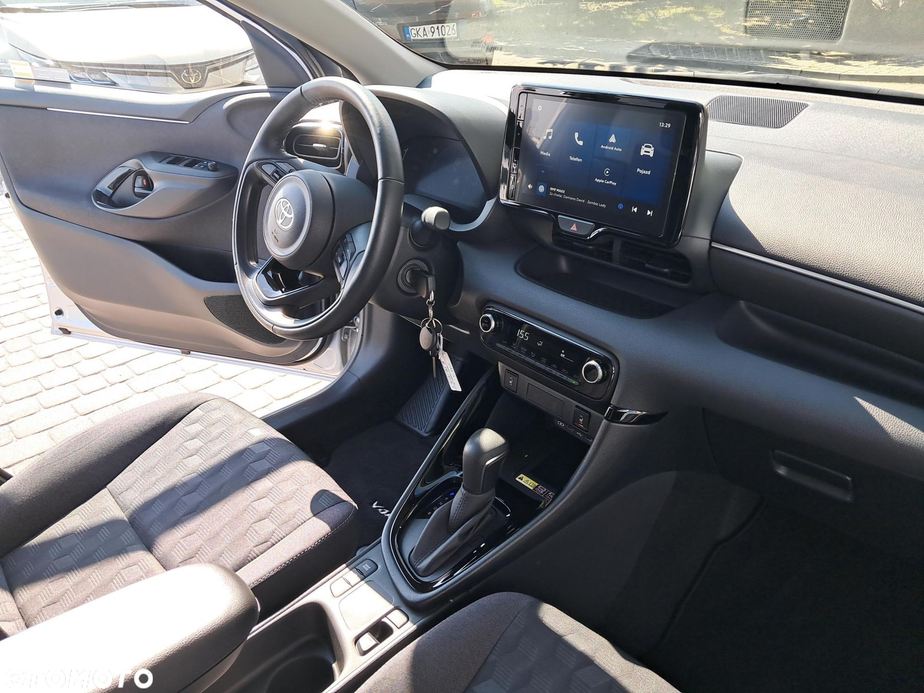 Toyota Yaris Hybrid 1.5 Style - 19