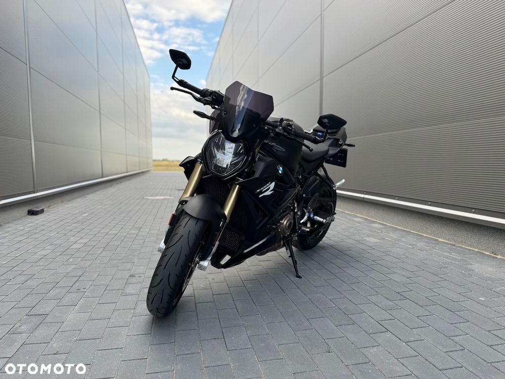 BMW S - 5