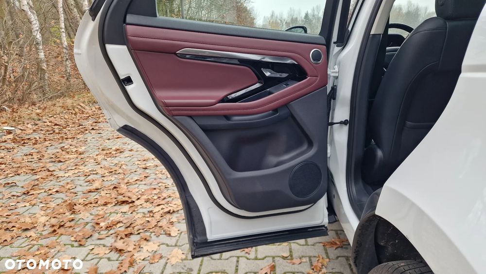 Land Rover Range Rover Evoque - 32