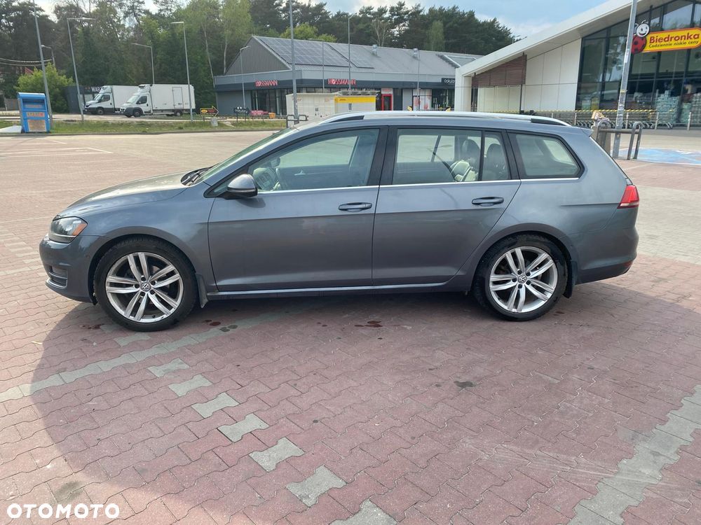 Volkswagen Golf - 1