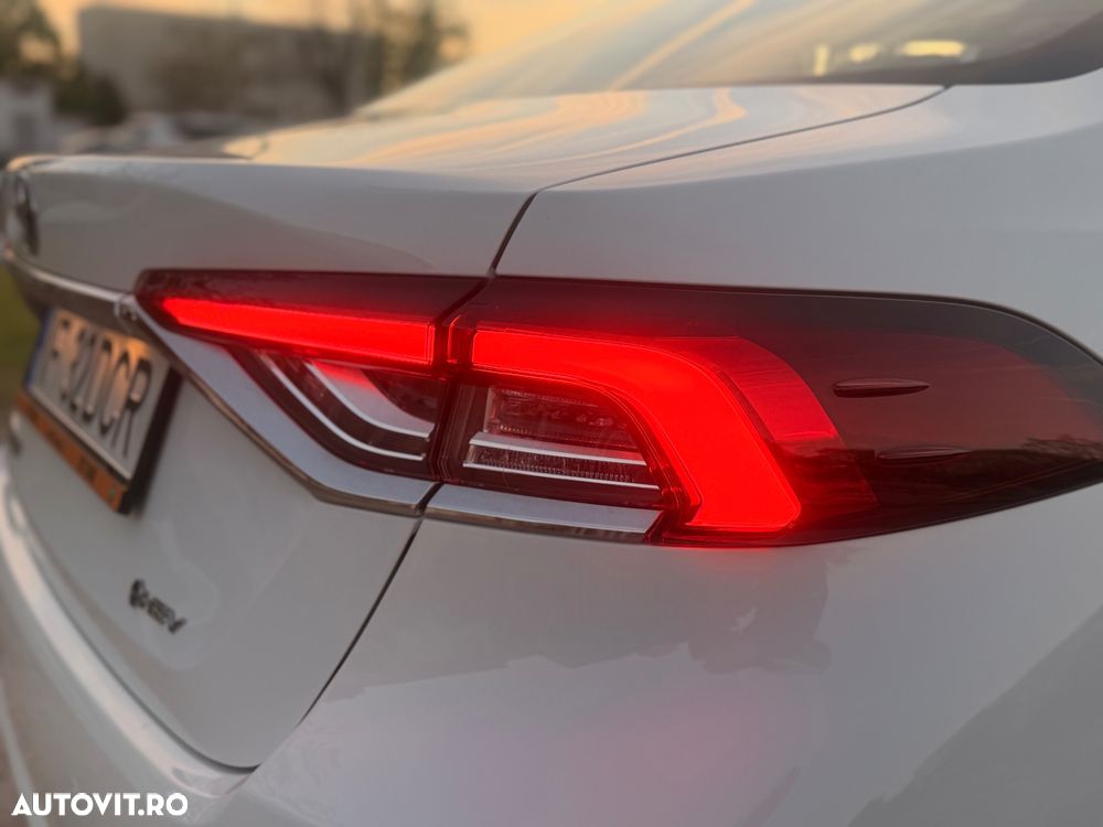 Toyota Corolla 1.8 HSD Business - 25