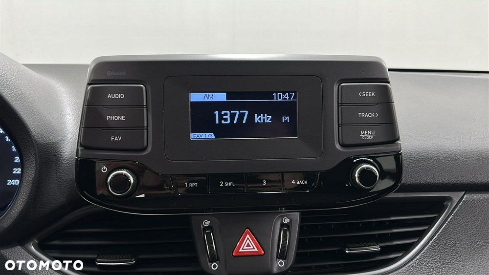 Hyundai i30 1.5 DPI Classic + - 19