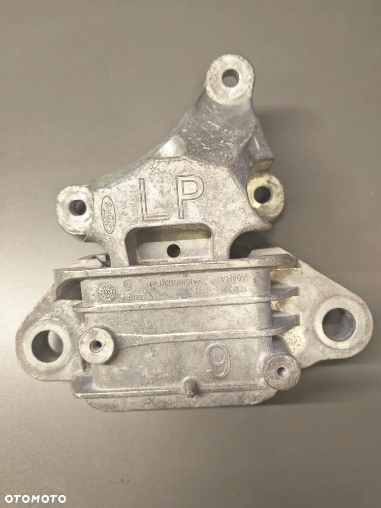 Łapa silnika przód strona Prawa Ford Escape IV 2020r 326G41   LX617M121  LX617M121VA - 1