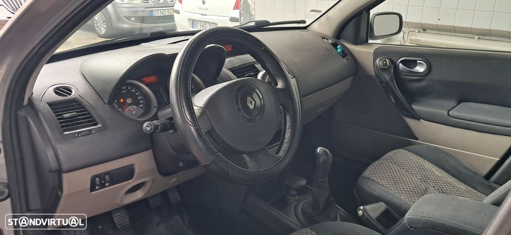 Renault Mégane 1.5 dCi Confort Authentique - 5