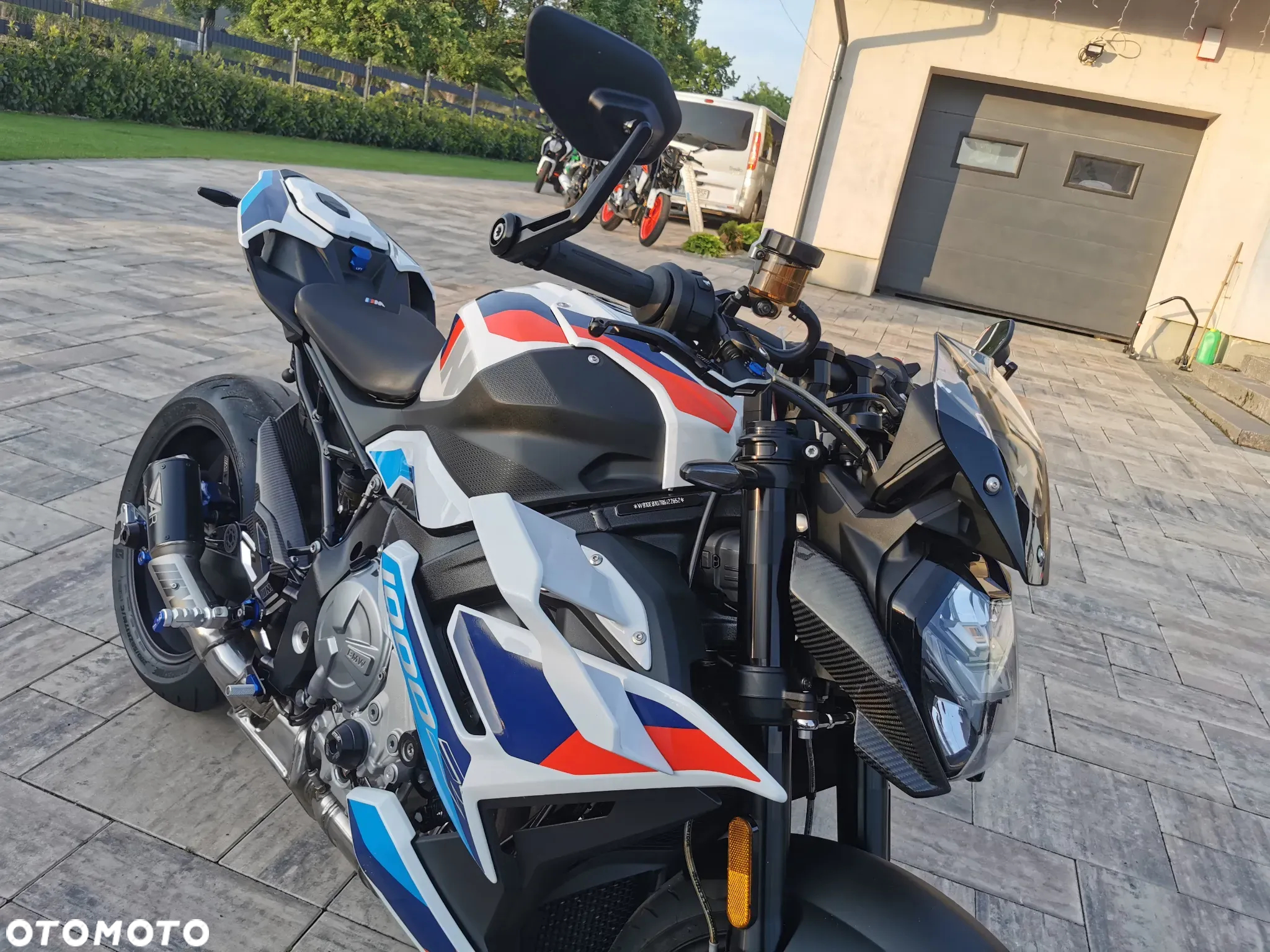 BMW S - 27