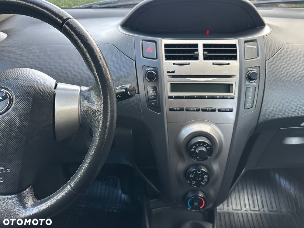 Toyota Yaris 1.0 VVT-i Sol - 20