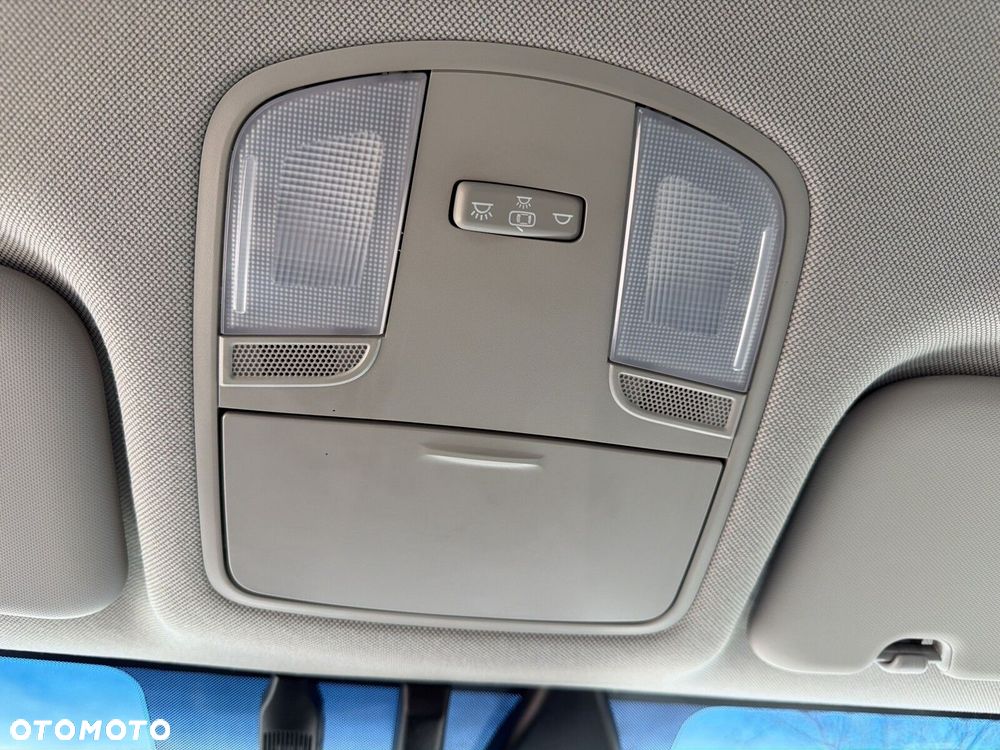 Hyundai IONIQ Hybrid Premium - 32