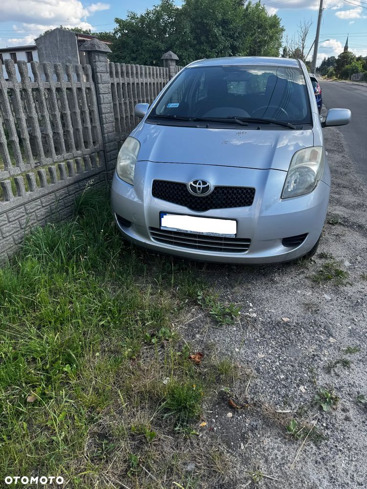 Toyota Yaris 1.3 VVT-i Sol - 1