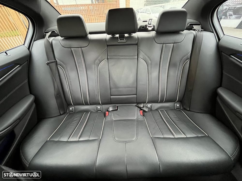 BMW 520 d Pack Desportivo M Auto - 35