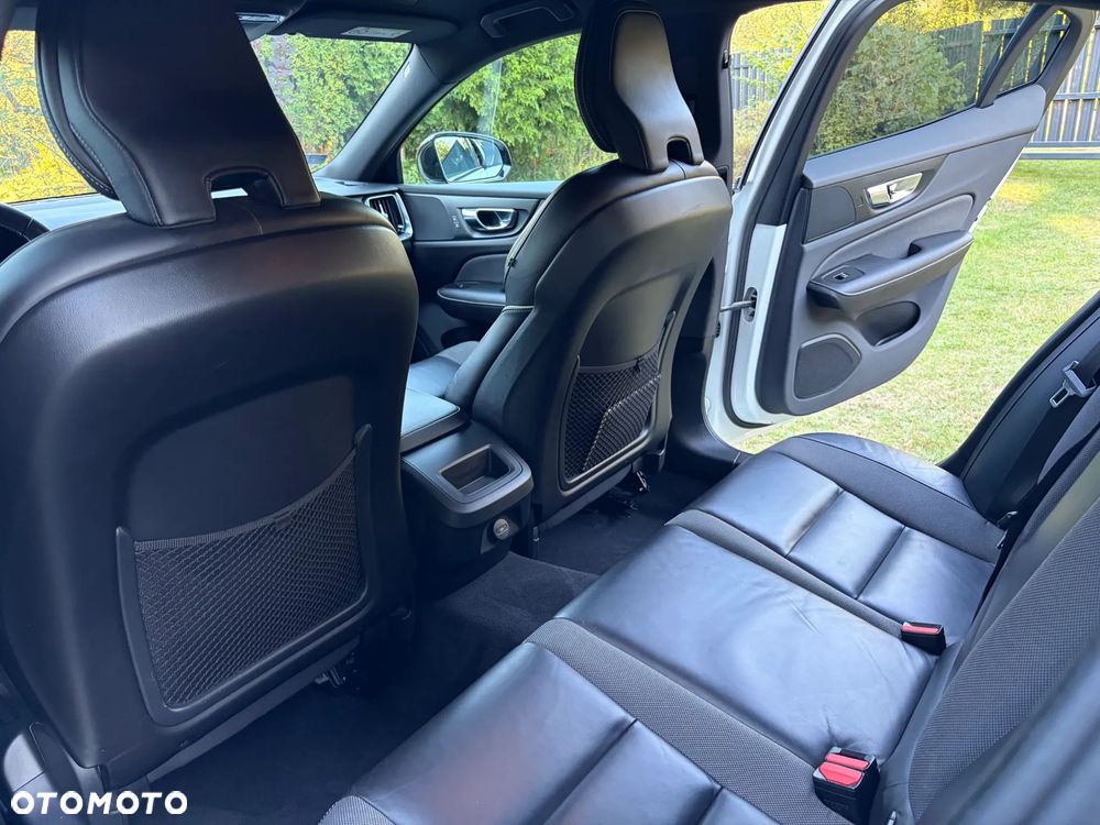 Volvo S60 B4 B R-Design - 34