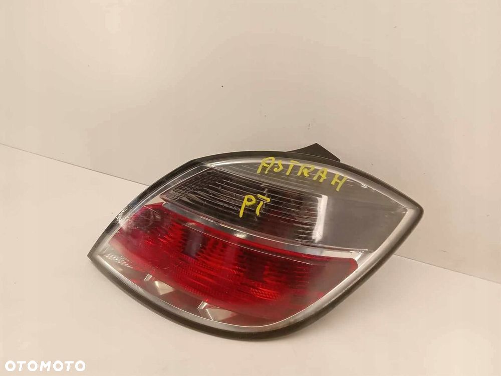 LAMPA PRAWA TYLNA TYŁ OPEL ASTRA III H 04-08 - 4
