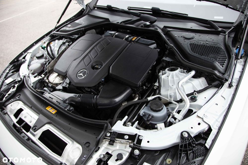 Mercedes-Benz Klasa E 300 de 4-Matic AMG - 3