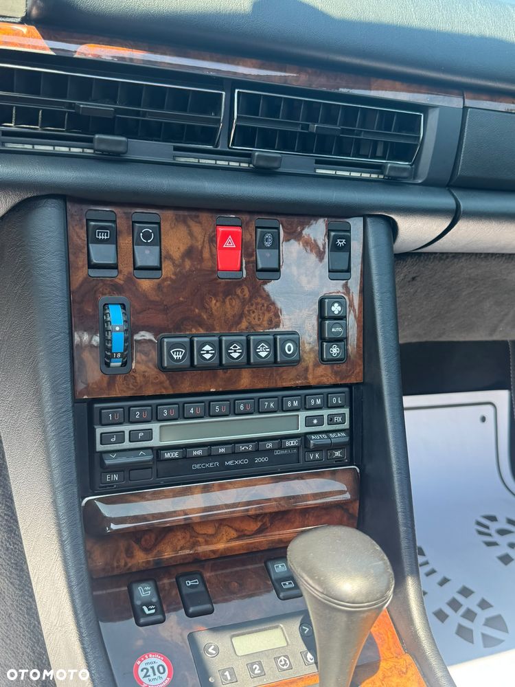 Mercedes-Benz W123 - 21