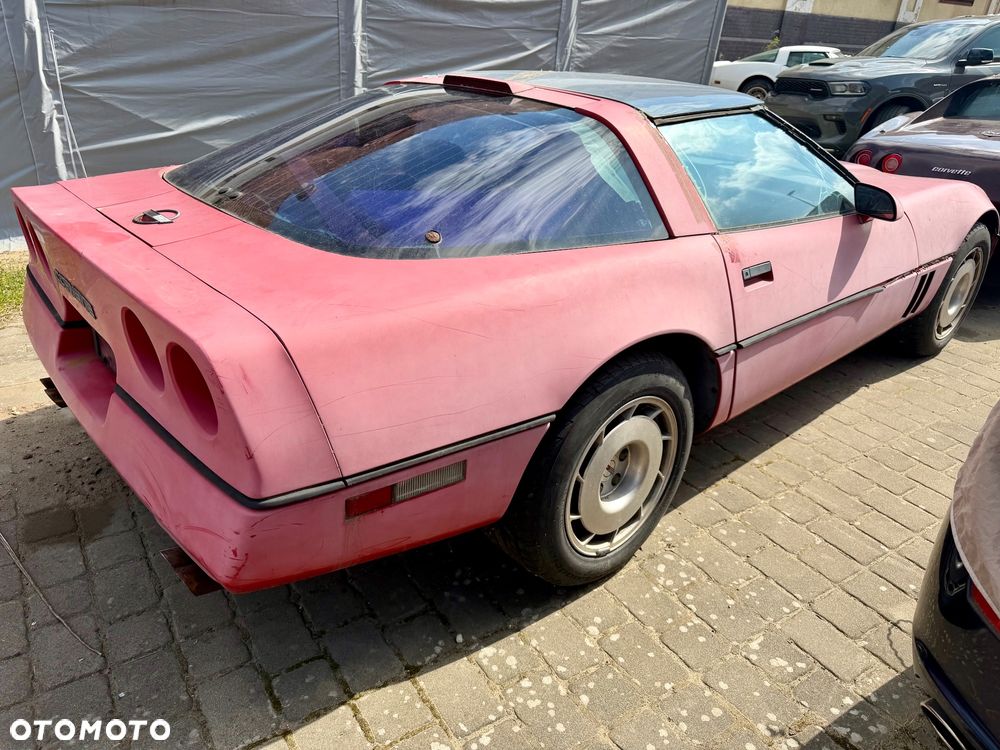 Chevrolet Corvette - 18