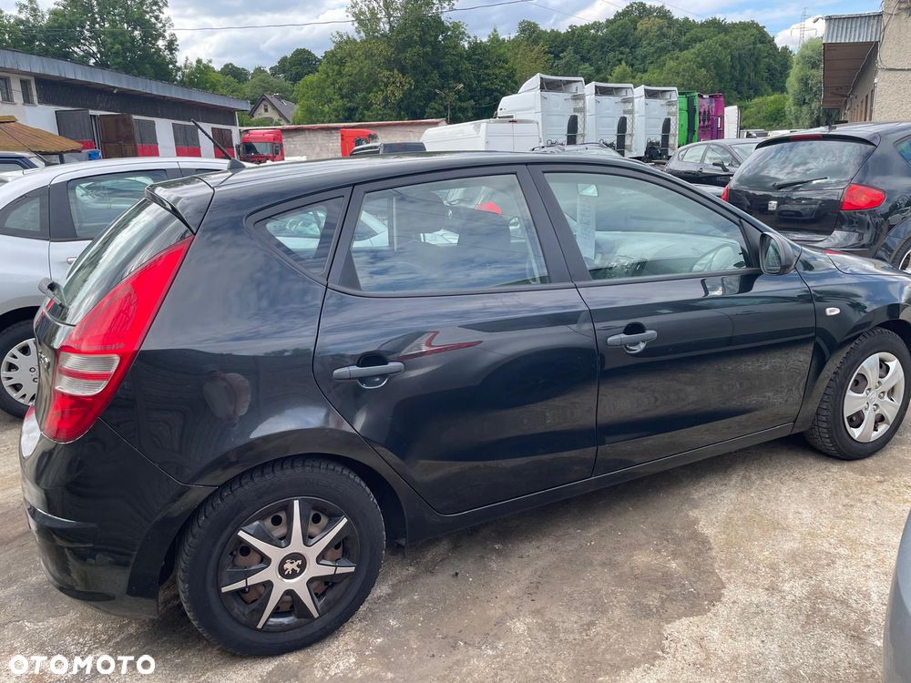 Hyundai i30 1.4 Classic - 11