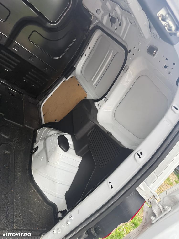 Ford Transit Courier 1.5 TDCi - 12