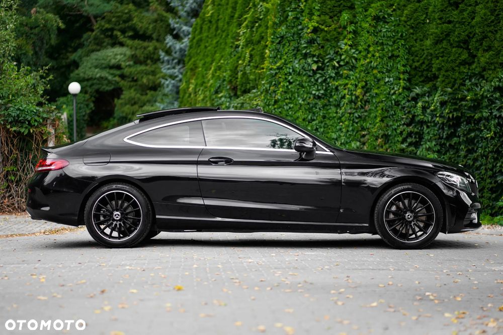 Mercedes-Benz Klasa C 300 Coupe 9G-TRONIC - 4