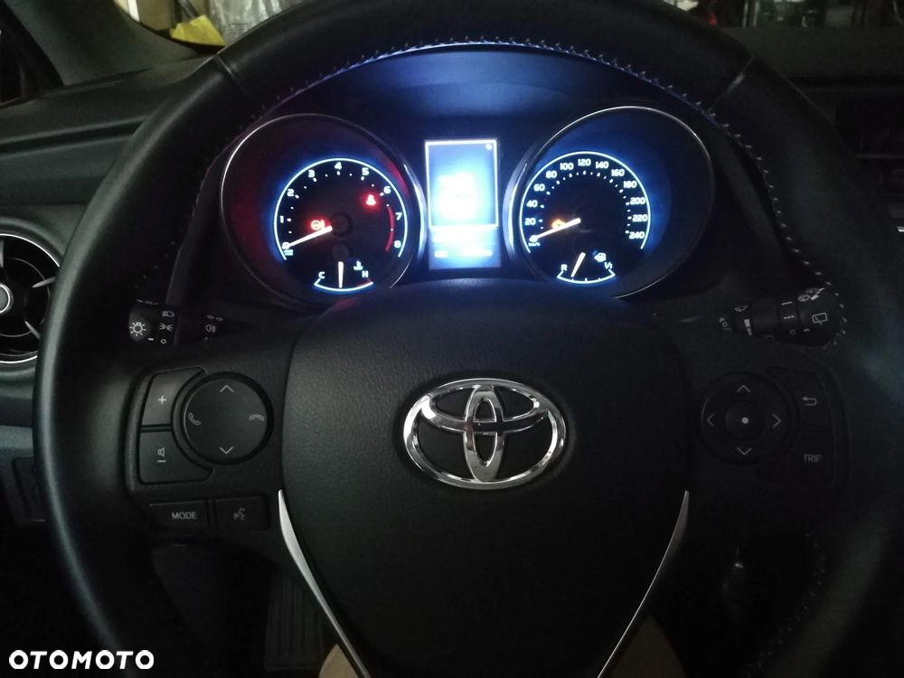 Toyota Auris 1.6 Dynamic - 3