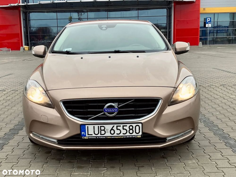 Volvo V40