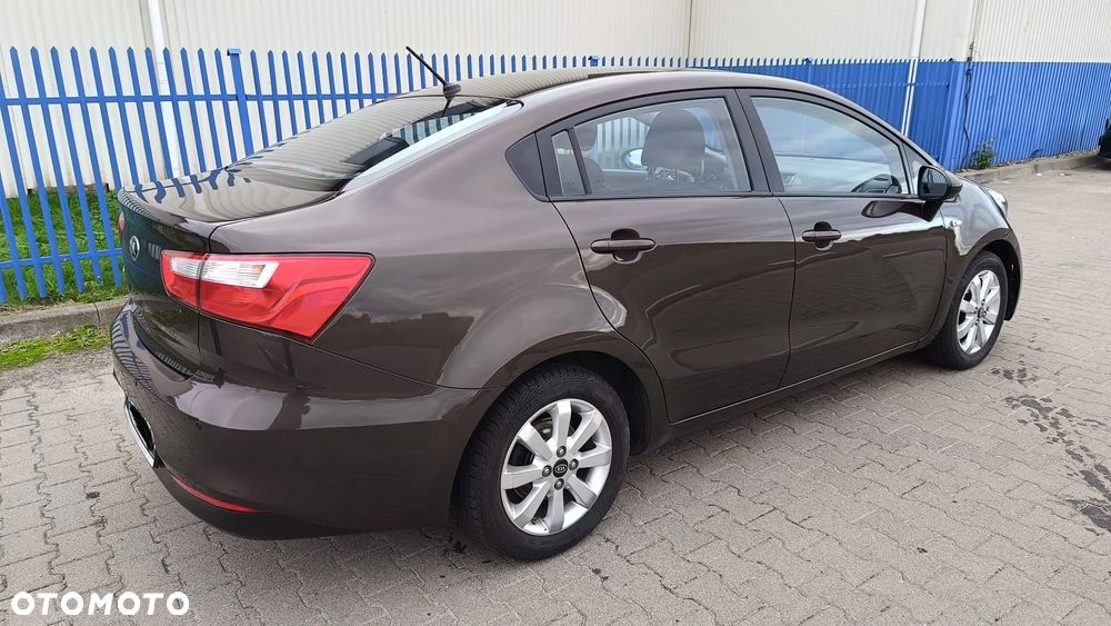 Kia Rio - 15