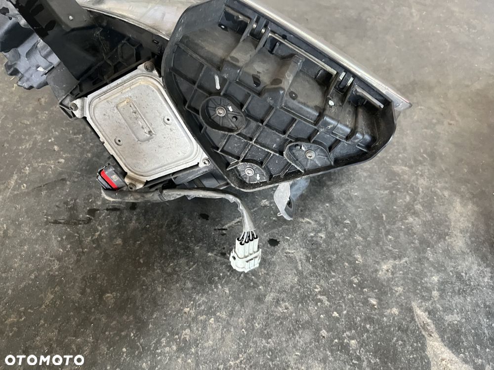 Lampa przednia prawa Mercedes W470 X-KLASA - 7