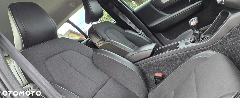 Volvo XC 40 D3 Momentum Pro - 12