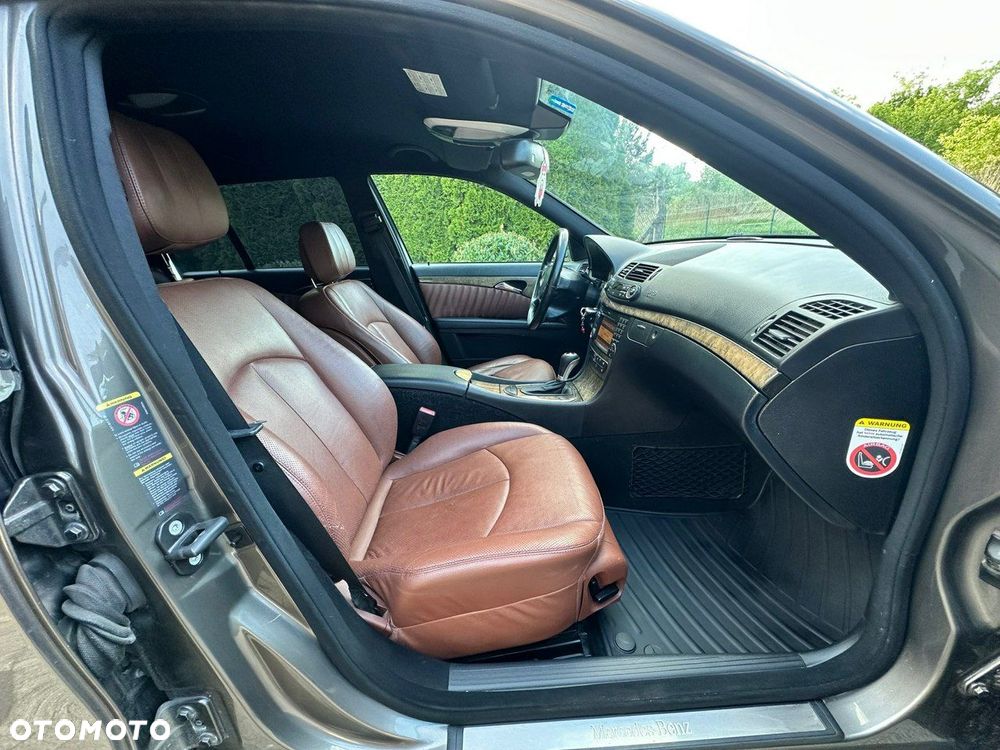 Mercedes-Benz Klasa E - 16