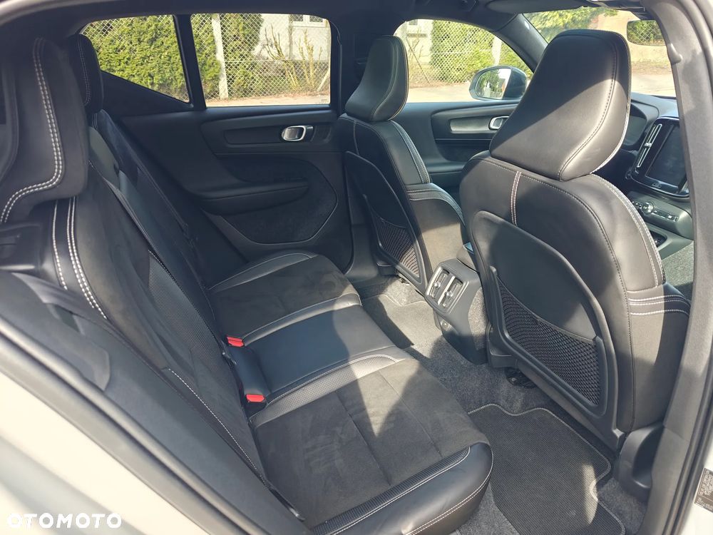 Volvo XC 40 D4 AWD Geartronic R-Design - 18