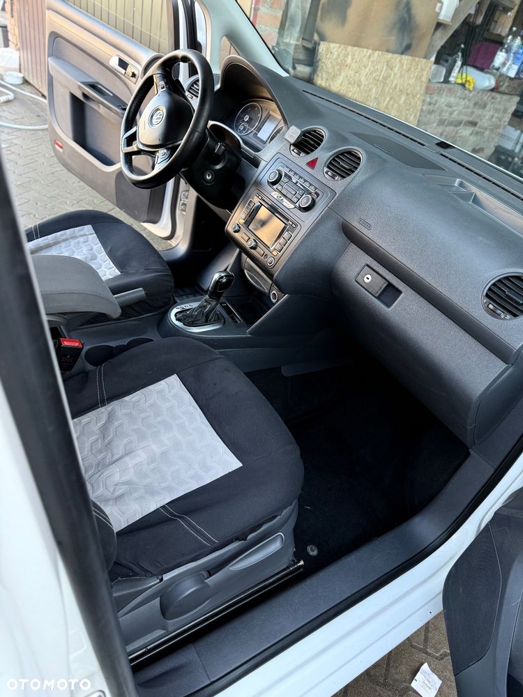 Volkswagen Caddy Highline DSG - 10