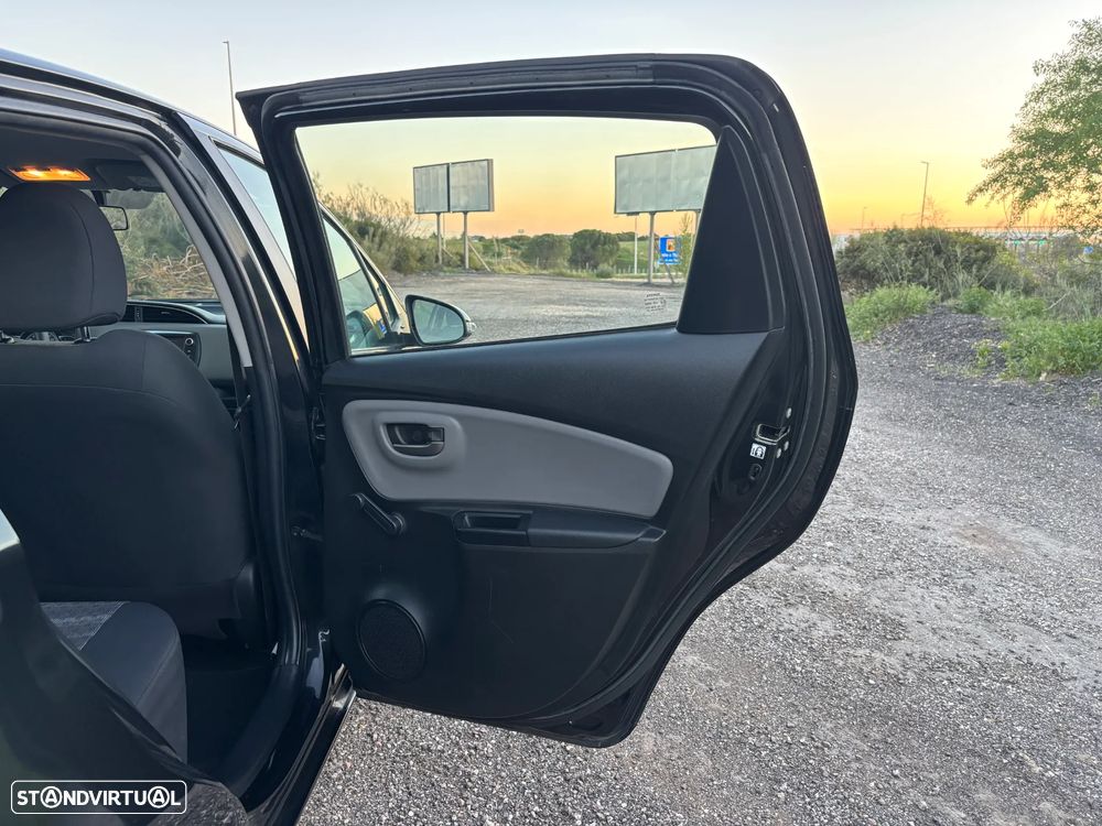 Toyota Yaris 1.4 D-4D Comfort+P.Style - 27