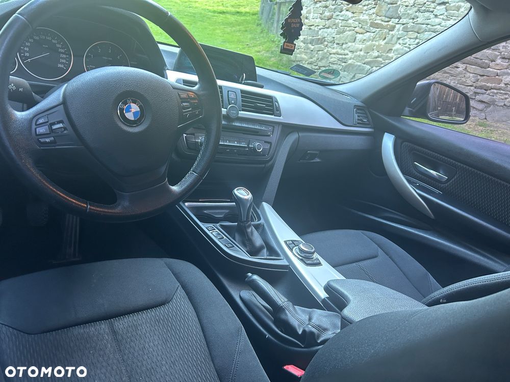 BMW Seria 3 320d Efficient Dynamics Sport Line - 5