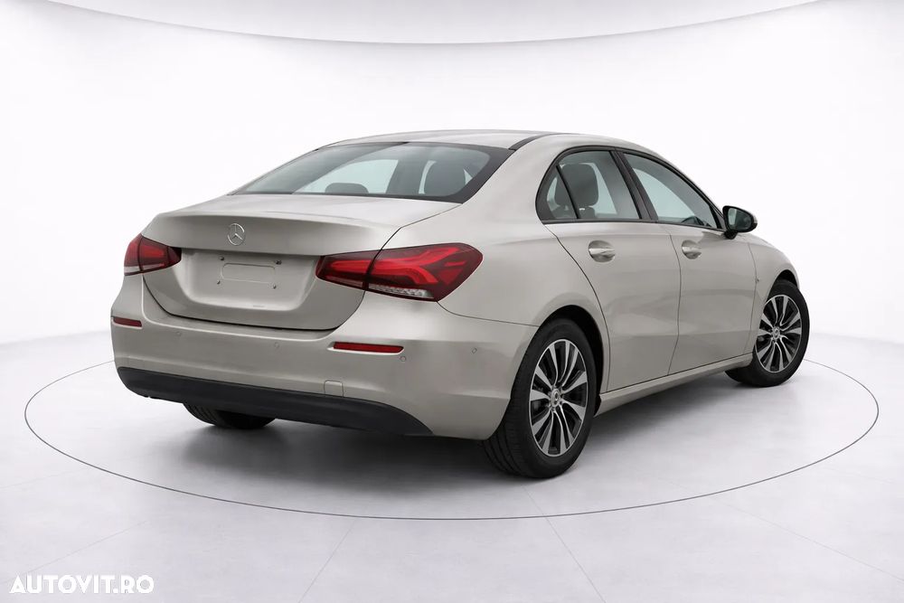 Mercedes-Benz A 180 d 7G-DCT - 3