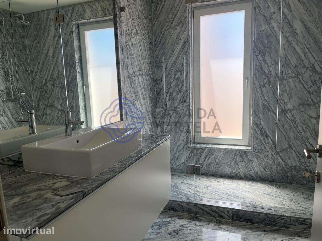 Apartamento T4 Duplex - Grande imagem: 3/21