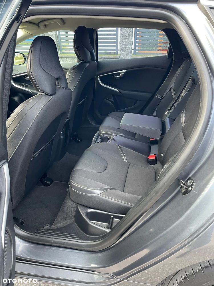 Volvo V40 D2 Summum - 15