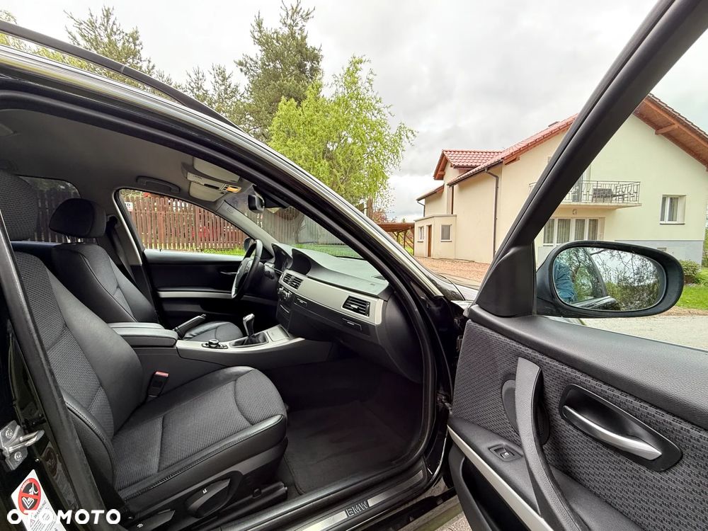 BMW Seria 3 330d - 24