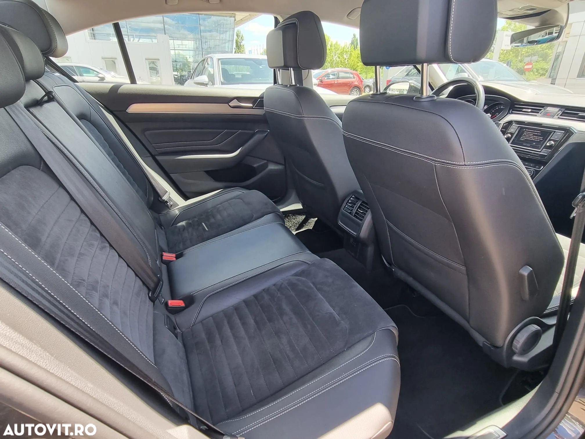 Volkswagen Passat 2.0 TDI DSG Highline - 12
