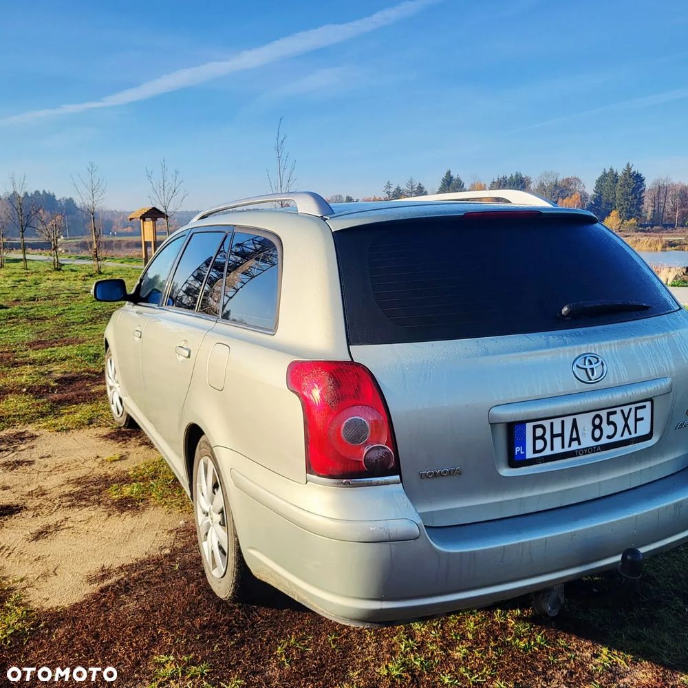 Toyota Avensis 1.8 VVT-i Combi Sol - 8
